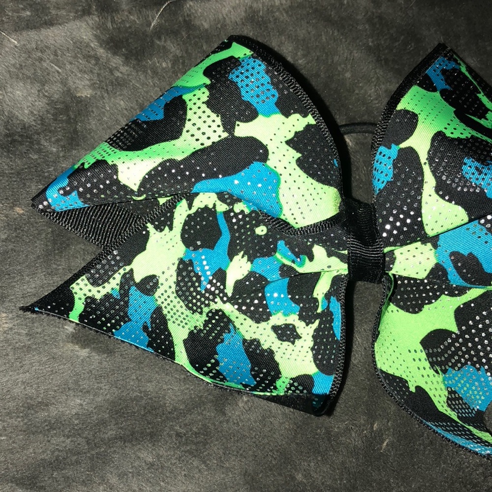 Cheer bow - Picture 2 of 2